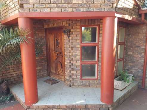 4 Bedroom House To Let - Zwartkop