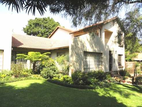 4  BEDROOM SEMI-DOUBLE STOREY HOME