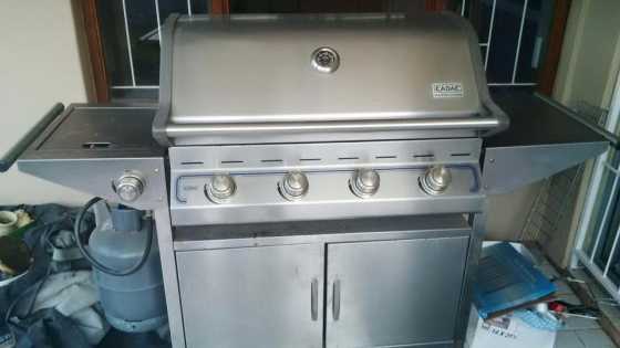 4 Burner Cadac gas braai