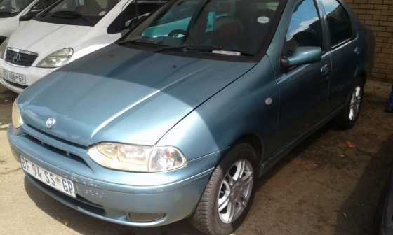 4 Door fiat Sienna FOR SALE