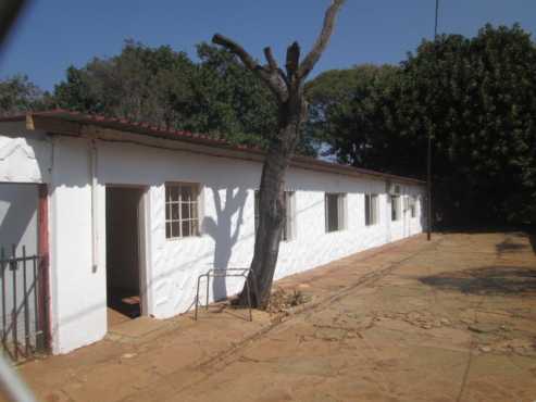 4 Houses in scenic setting twenty kilometres West of Pretoria