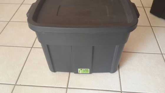 4 Large storage boxes