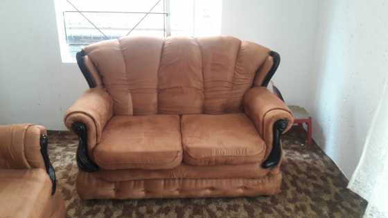 4 piece lounge for sale R3000