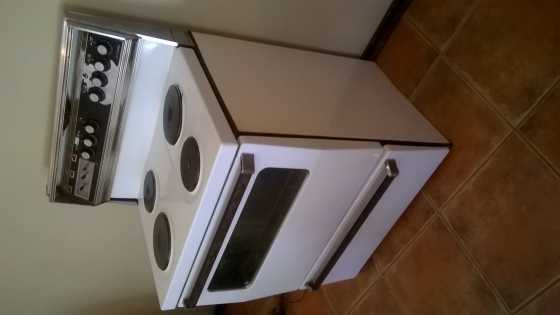 4 plate Defy Stove with a nice big oven