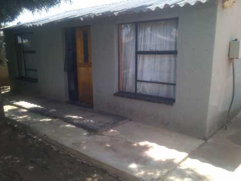 4 roomed house zone 12 sebokeng