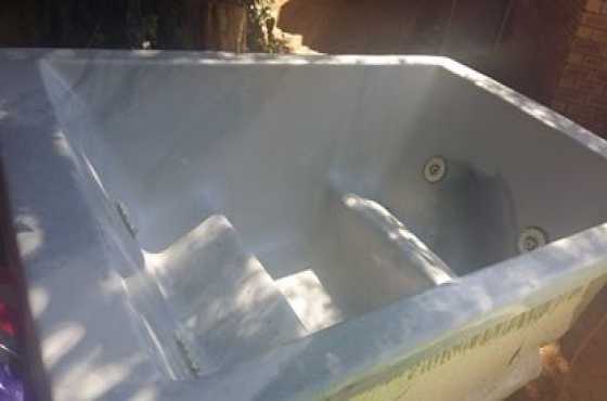 4 seater Jacuzzi