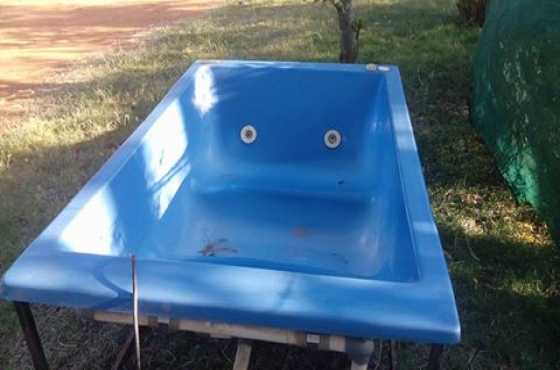4 seater jacuzzi