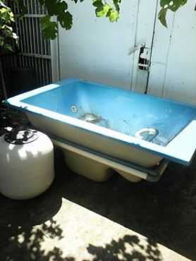 4 seater jacuzzi