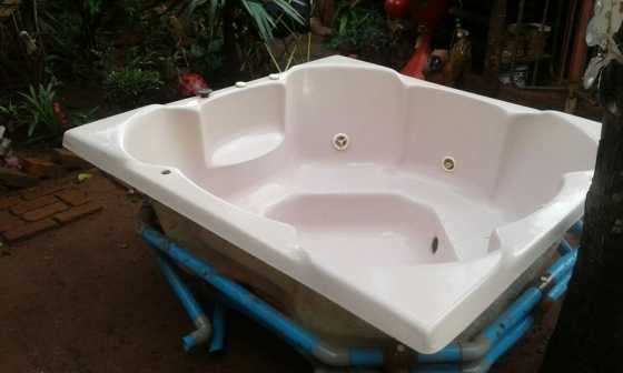 4 seater Jacuzzi