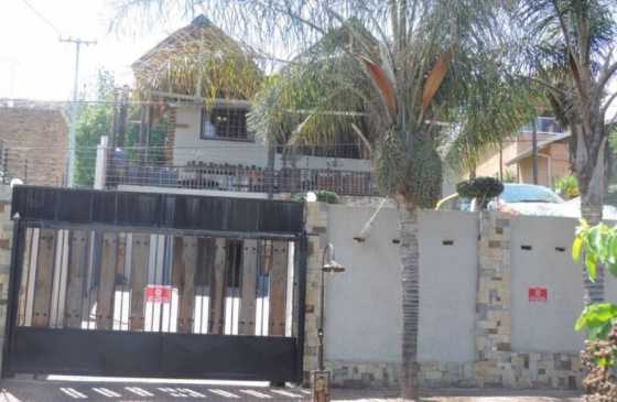 4-star A bed above for sale in Rietfontein