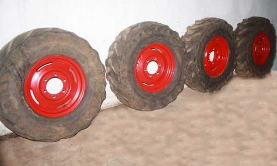 4 Unimog rims and tyres