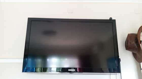 40 inch LED Samsung tv