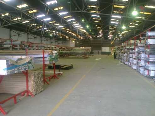 4500m2 warehouse to let in Cleveland, Johannesburg