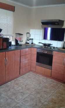 4BEDROOMS AT MABOPANE, SUNVALLEY AVAILABLE TO RENT