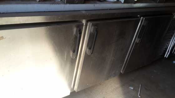 4door under counter bar fridge