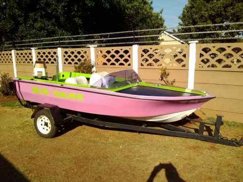 4meter long motor boat