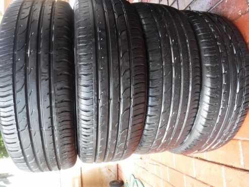 4xContinenetal ContiPremiumContact tyres 2155518,80 percent tread