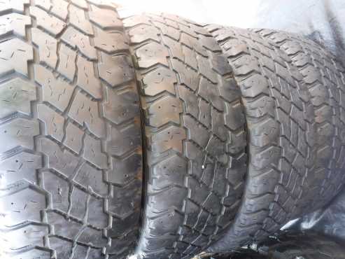 4xDiscoverer Cooper ST 2657017 tyres,40to50 percent