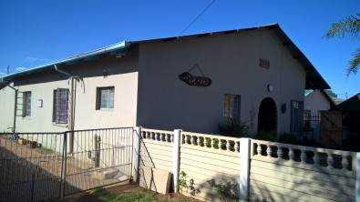 5 BEDROOM FAMILY HOME - BOOYSENS