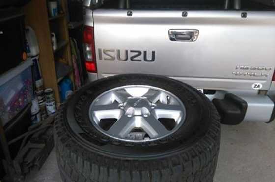 5 x Mags and tyres. 24570R16C