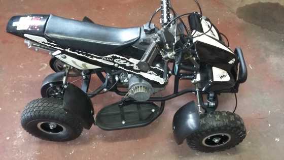 50cc mini quad bike like new