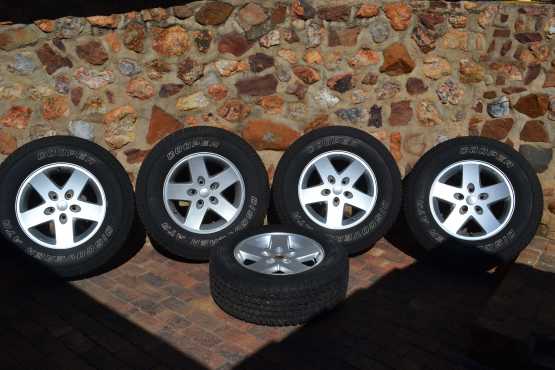 5X JEEP RIMS AND TYRES FOR SALE