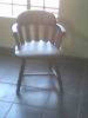 6 Bar chairs at R200 each