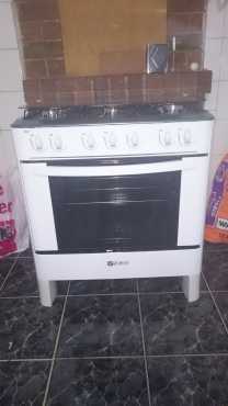 6 BURNER GAS STOVE WITH 1 YEAR WARRANTY
