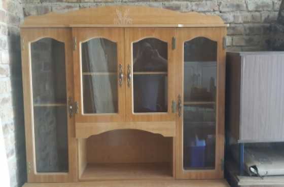 6 piece dining room set and side board