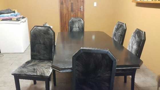 6 seater dining room table and chairs