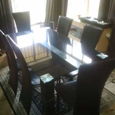 6 seater, great condition glass dining table