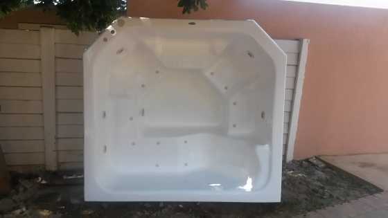 6 Seater Jacuzzi