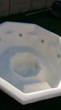 6 seater jacuzzy met pomp blower heater en filter