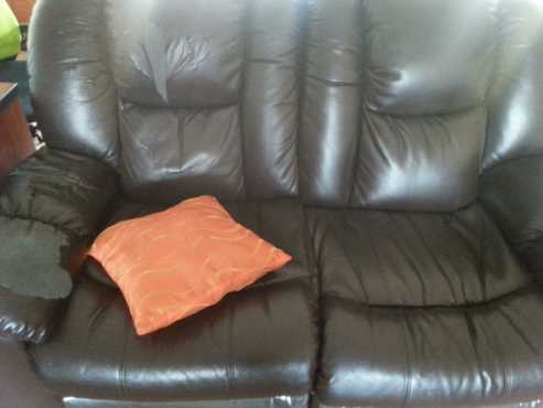 6 Seater Recliner Lounge Suitcouchessofas-PRICE VERY NEGOTIABLE