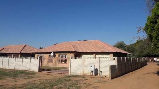 6 Townhouses For sale in Modimolle