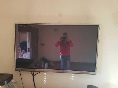 60 inch lg 2200 usd brand new.