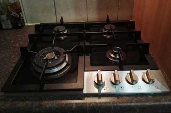 60cm Kelvinator gas hob te koop.