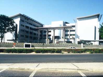 632m2 offices to let in Sandown asking R125.00m2