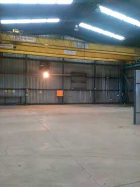 6600m2 factory with cranes to let in Wadeville