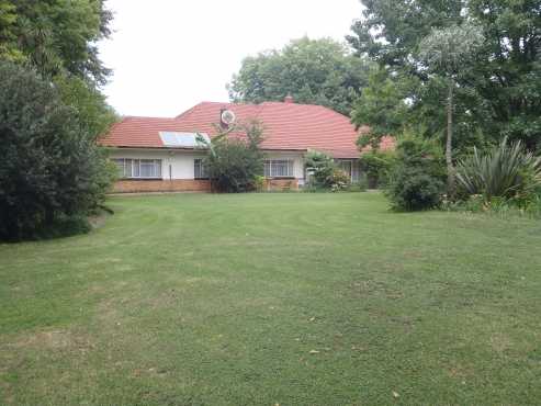 7 Acre Small Holding in Unitas Park, Veereeniging . R3.7 million  Option to buy furniture.