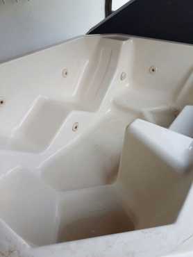 7 or 8 seater jacuzzi