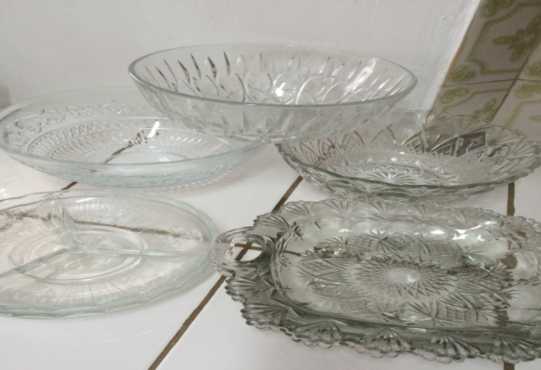 7 x glass serving bowls