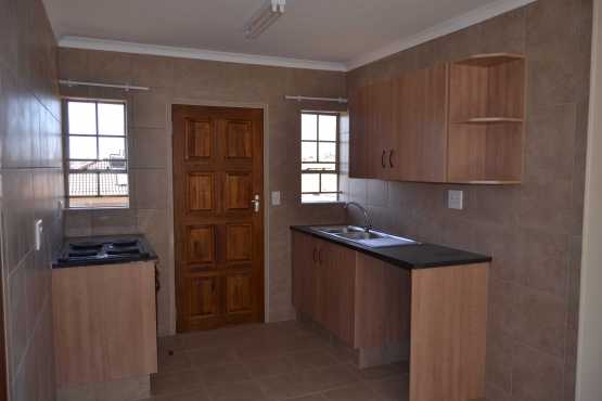 70 sq house  to  rent  in Thatch  Hill Estate near Rooihuiskraal