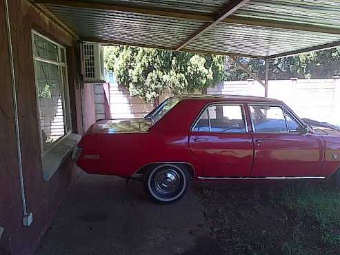 72 valiant regal R19500swop