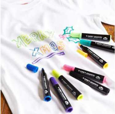 8 high quality, permanent fabric markers