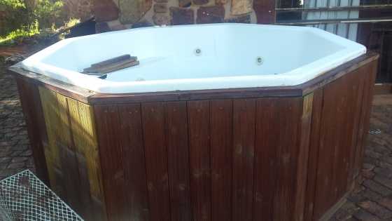 8 seater jacuzzi for sale