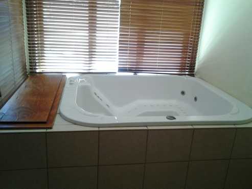 8 Seater Jacuzzi for Sale