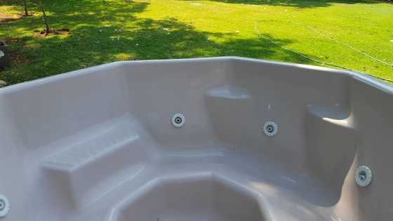 8 seater jacuzzi te koop