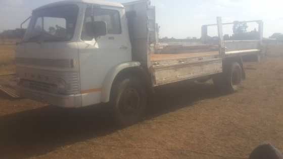 8 ton Ford truck