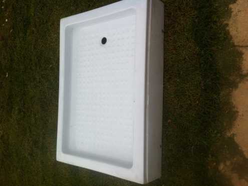 800 x 1100 RECTANGULAR SHOWER TRAY. FIBREGLASS BRAND NEW